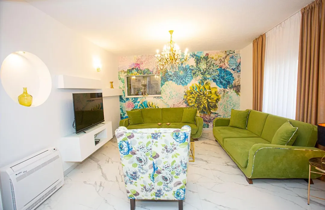 ***Green Dream***- villa in Split-1